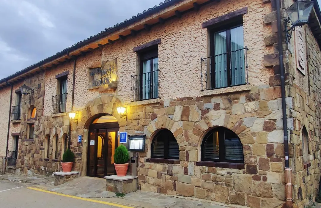 Hotel Leonor Mirón-1