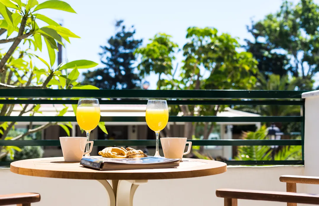 Trefon Hotel Apartments And Family Suites-1