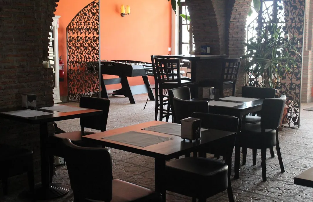 Hotel La Mirada-1