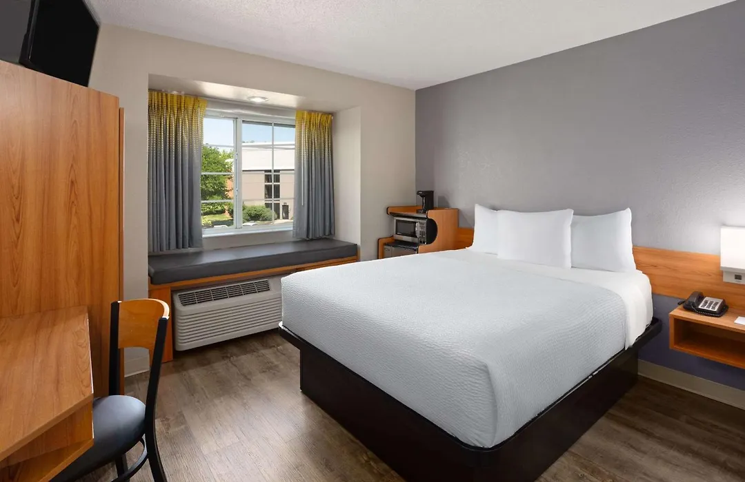 Microtel Inn & Suites By Wyndham Ann Arbor-1
