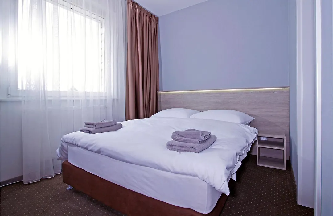 Aviator Garni Hotel Bratislava-1
