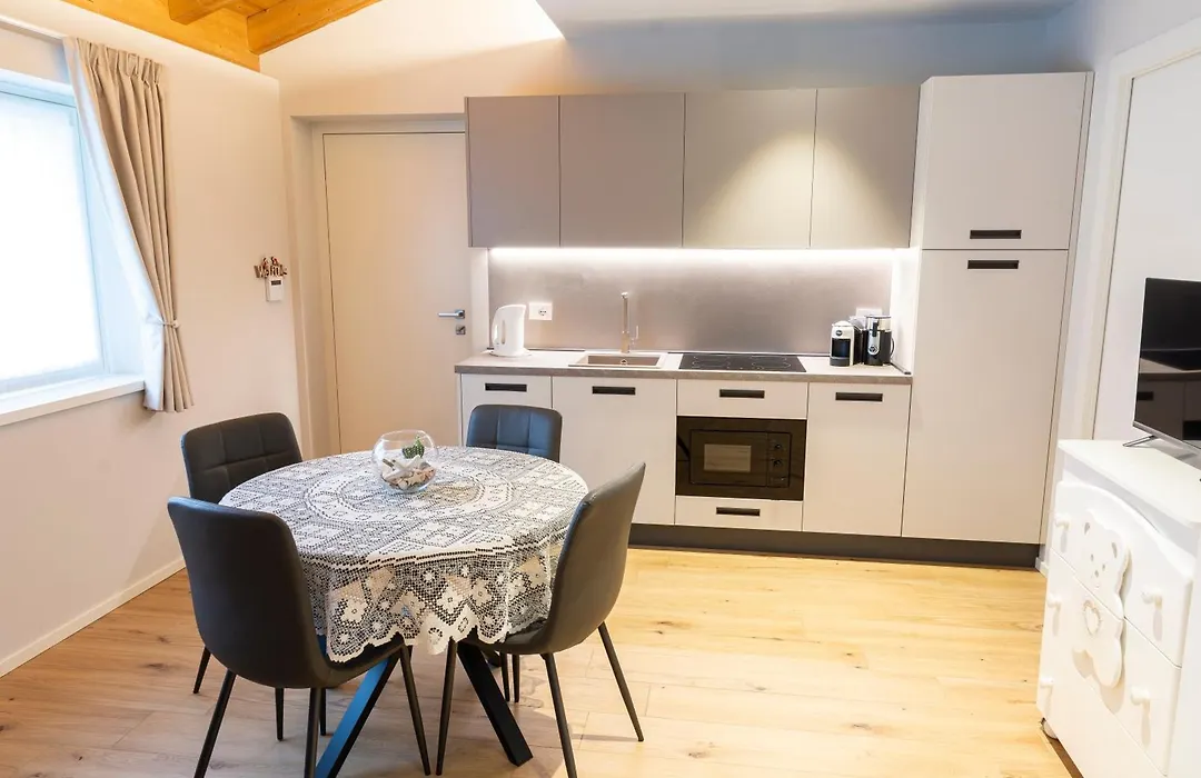 B&B Alpen Suite Ponte di Legno-1