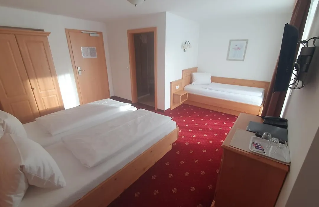 Hotel Garni Dorfblick-1
