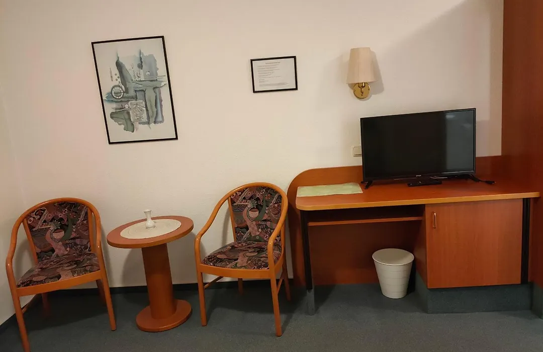 Hotel zur Eisenbahn-1