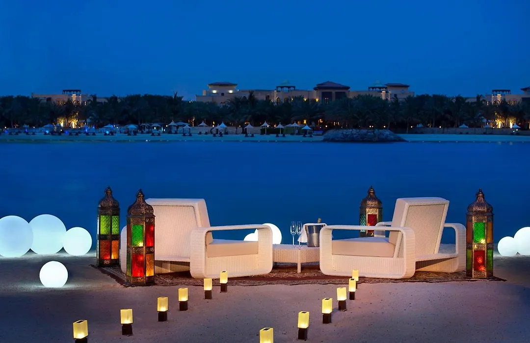 The Ritz-Carlton Abu Dhabi, Grand Canal-1