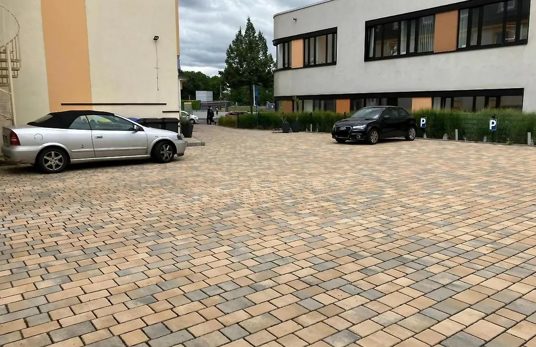 Hotel am Bayrischen Platz-1