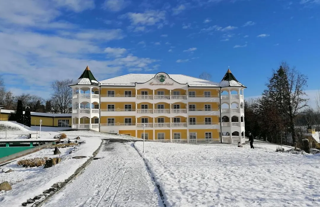 Wellnesshotel Parkschlössl zu Thyrnau-1