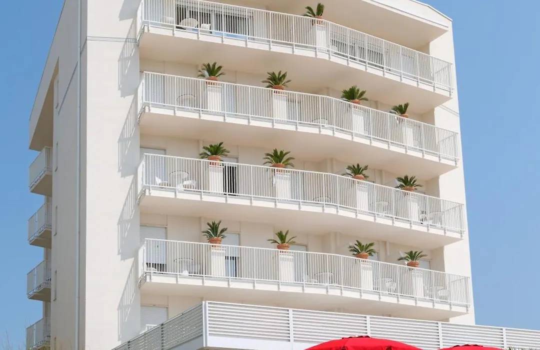 Hotel Montecarlo-1