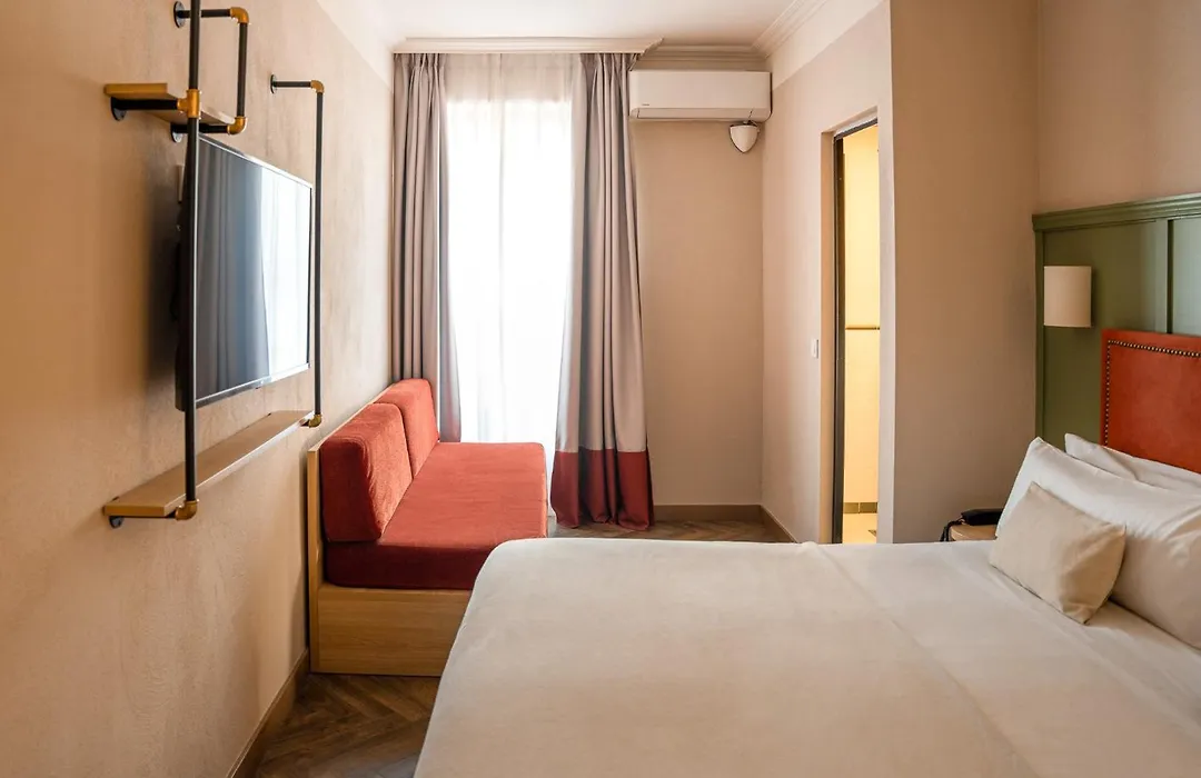 Honest Sevilla Hotel-1