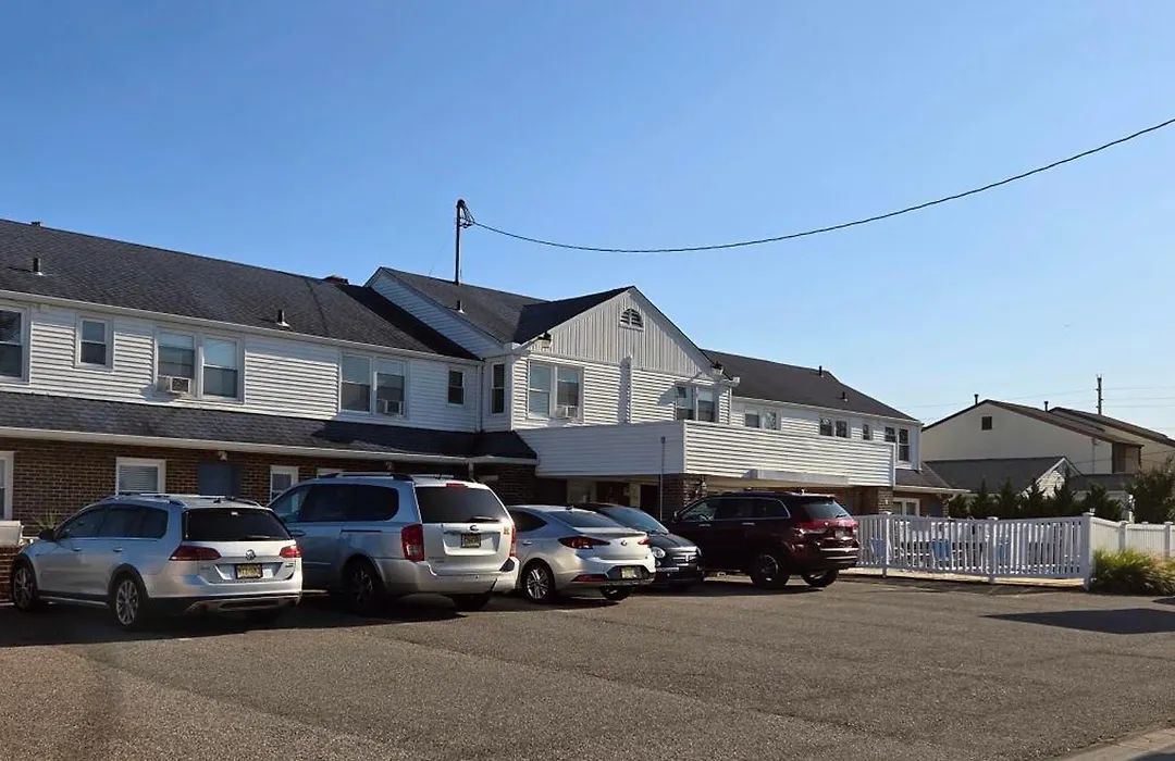 Pelican Point Motel-1
