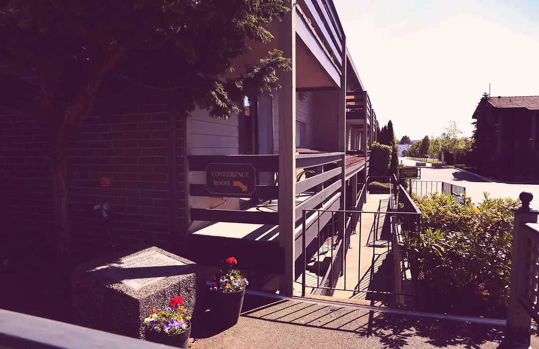 Coachman Inn Oak Harbor-1