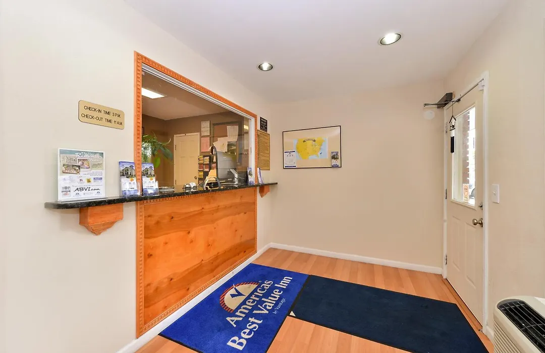 Americas Best Value Inn Near Downtown Nashville-1