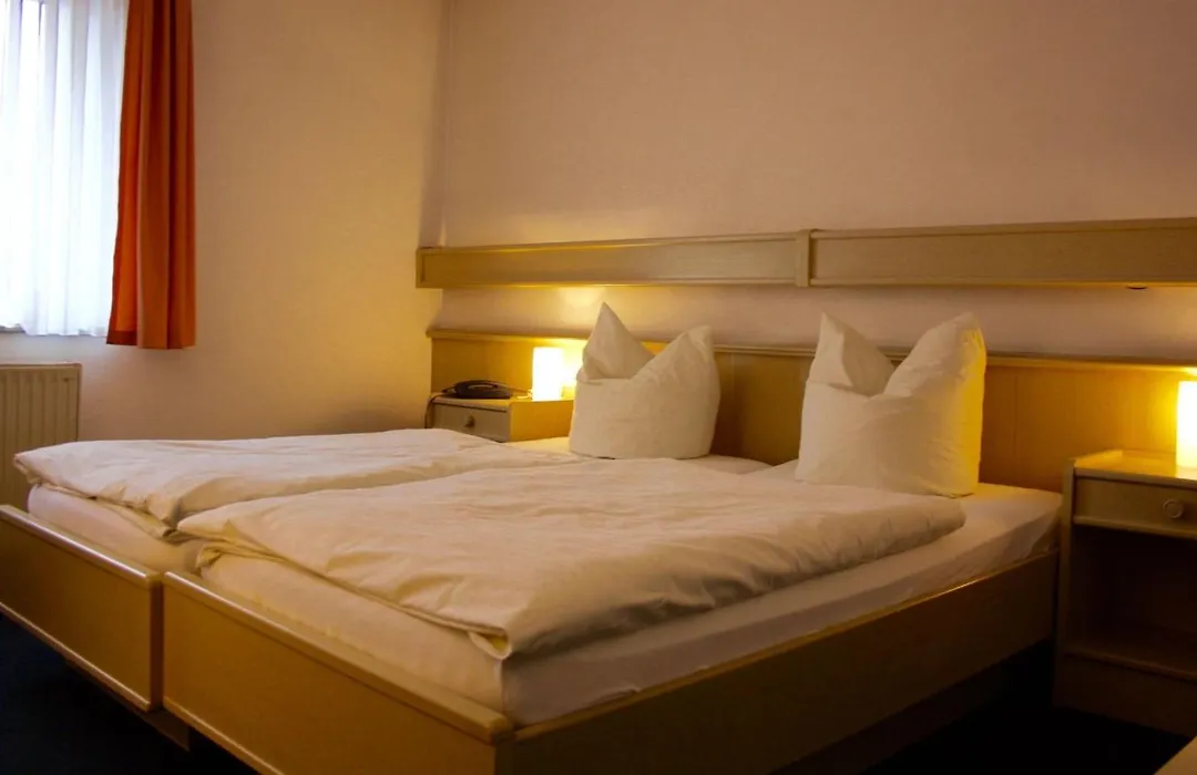 Hotel Blume Post-1