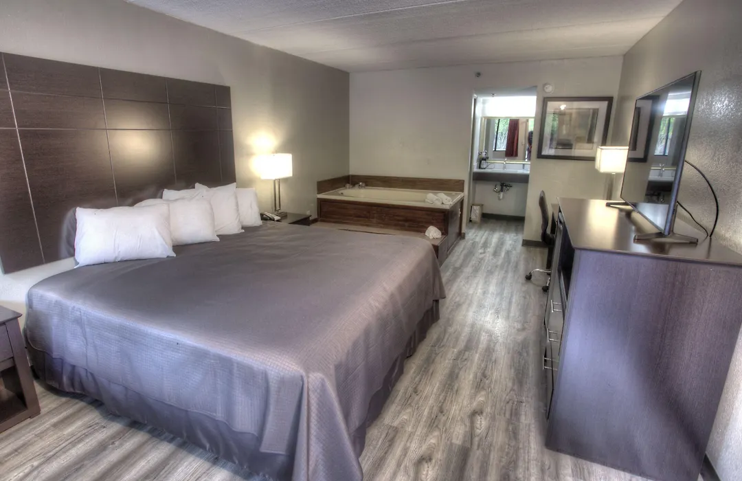 Econo Lodge Helen-1