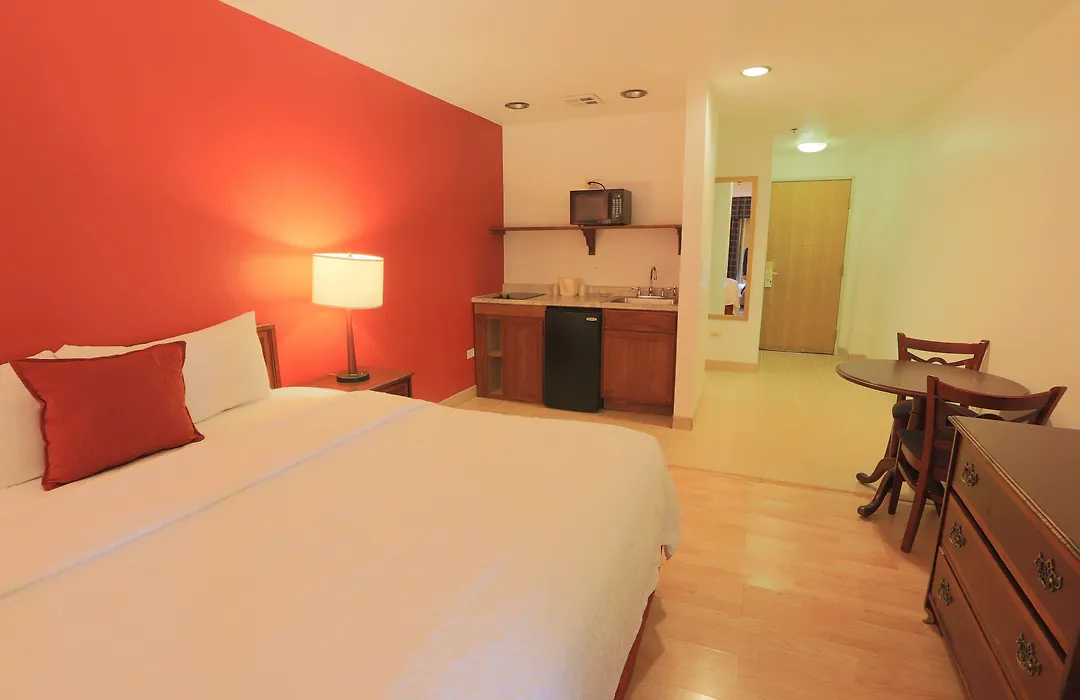 Days Inn By Wyndham Calumet Park-1