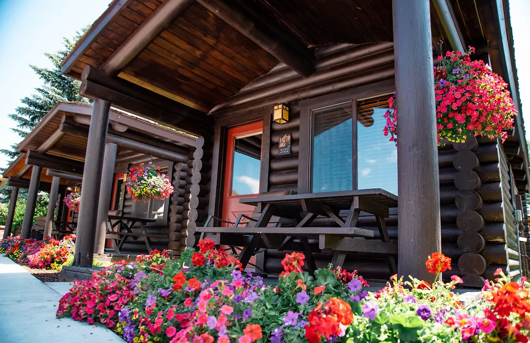 Elk Country Inn-1