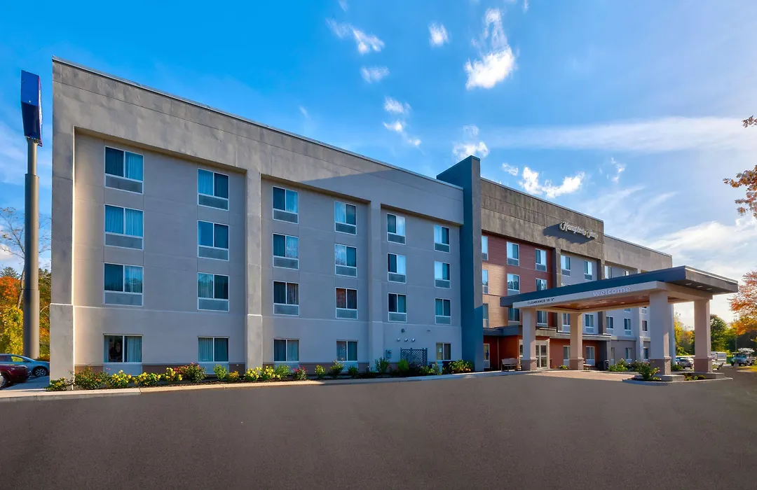 Hampton Inn Waterbury-1