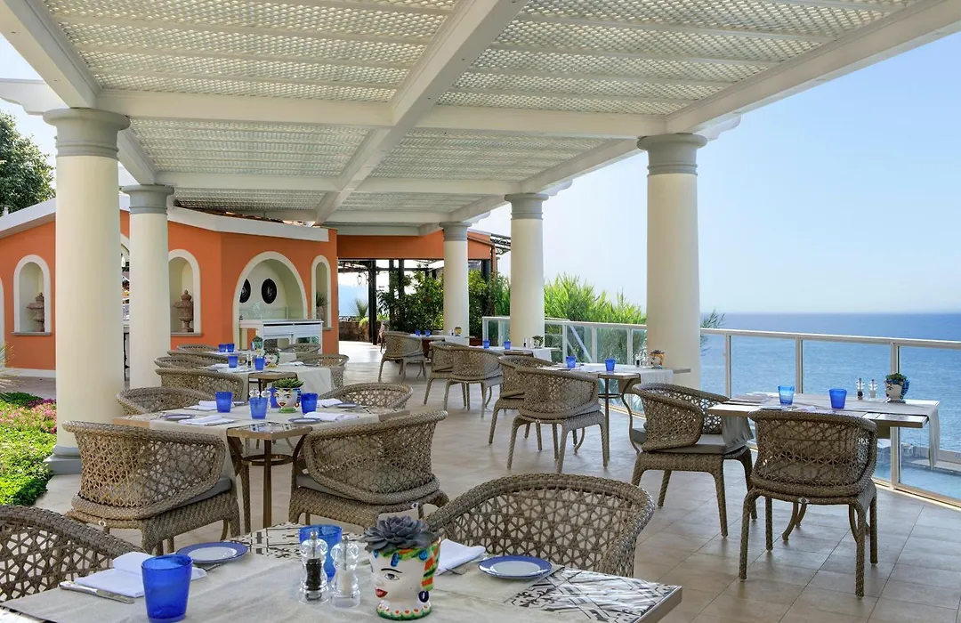 Grand Hotel Royal-1