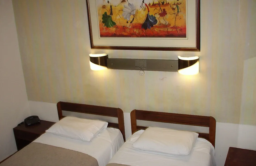 Claridge Hotel-1