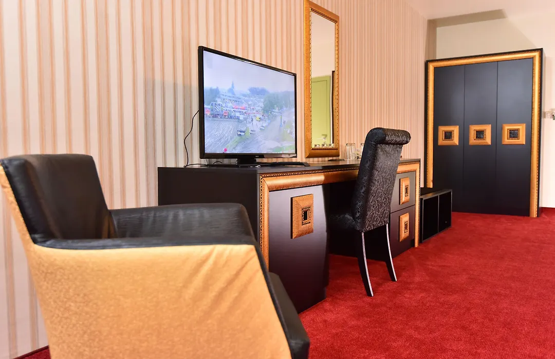 Hotel Elegance-1