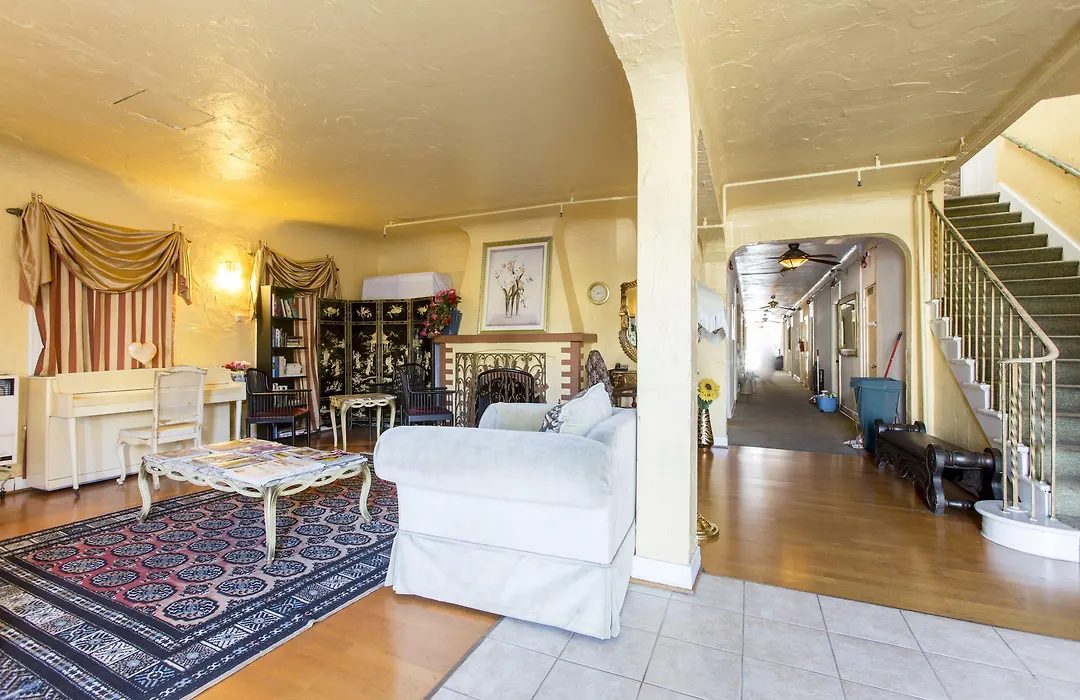 Hotel Del Flores-1