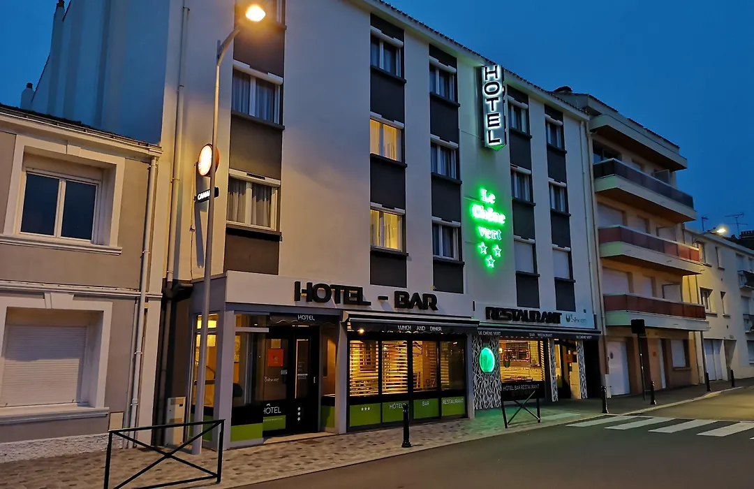 Cit'Hotel Logis Le Chêne Vert-1