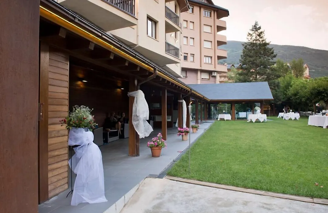 Hotel Restaurant Pessets & Spa-1