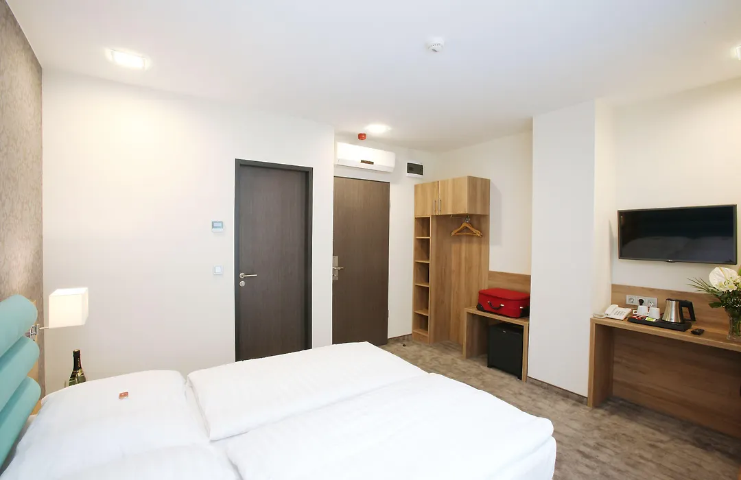 Medos Hotel-1