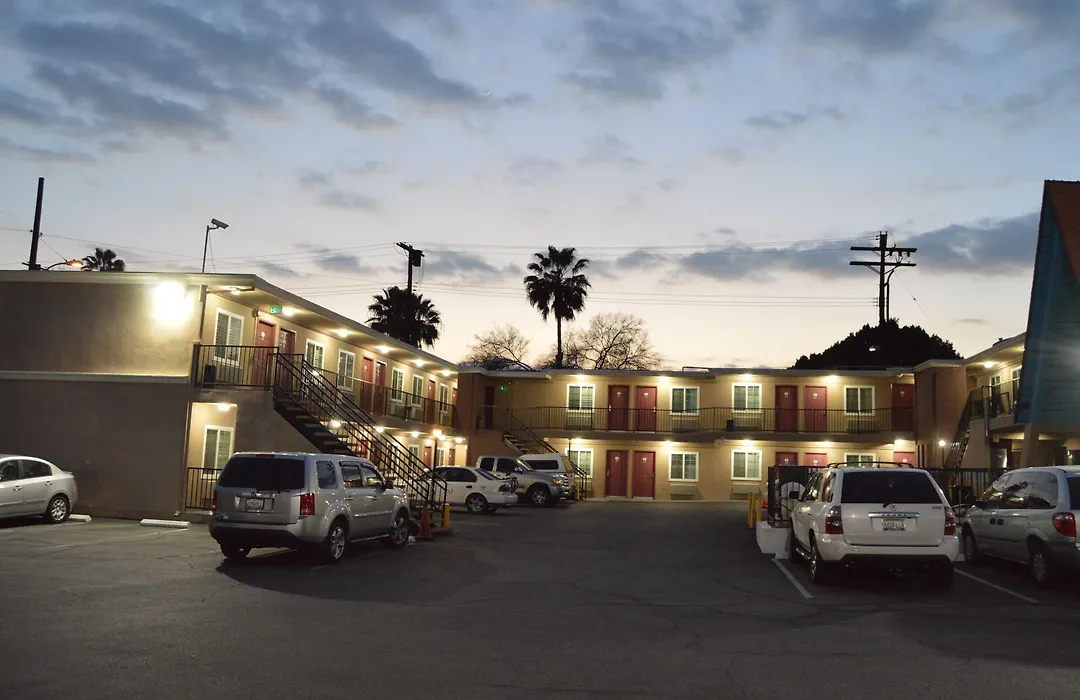 La Casa Inn-1