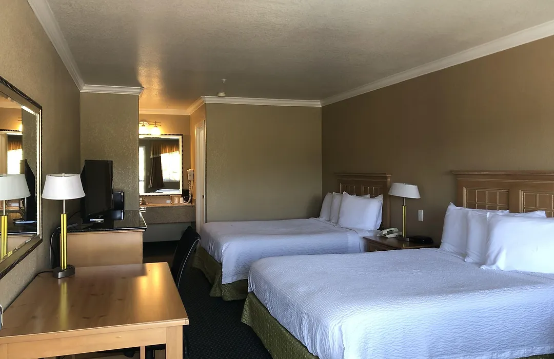 Lake Point Lodge-1