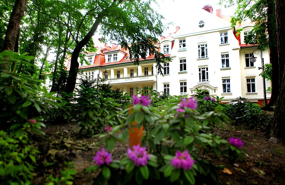 Hotel Cesarskie Ogrody-1