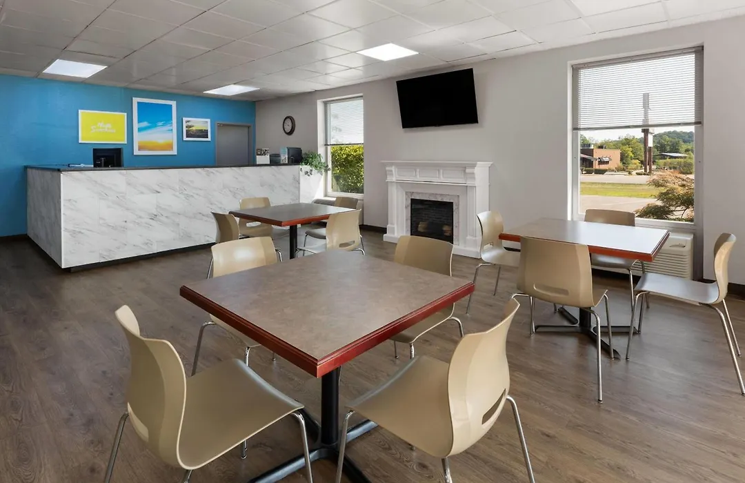 Days Inn By Wyndham Cambridge-1