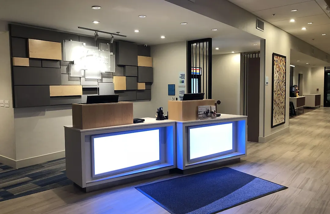 Holiday Inn Express & Suites Racine By Ihg-1