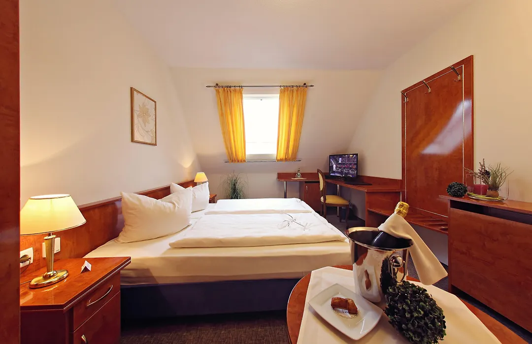 Garni-Hotel Goldenes Lamm-1