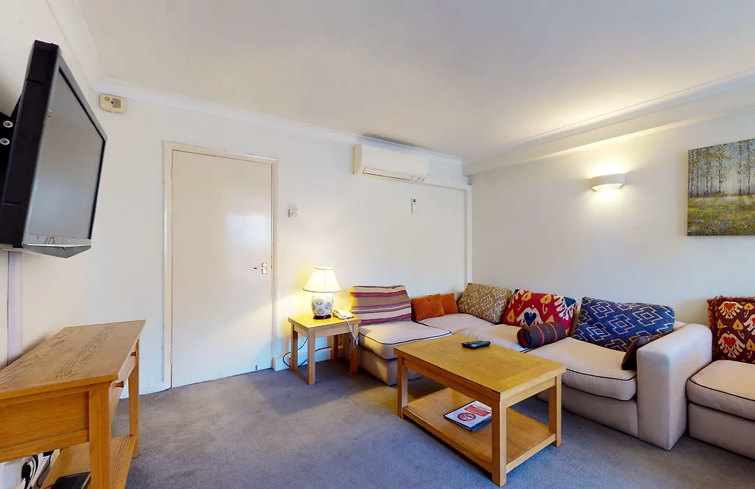 Hertford Court-1
