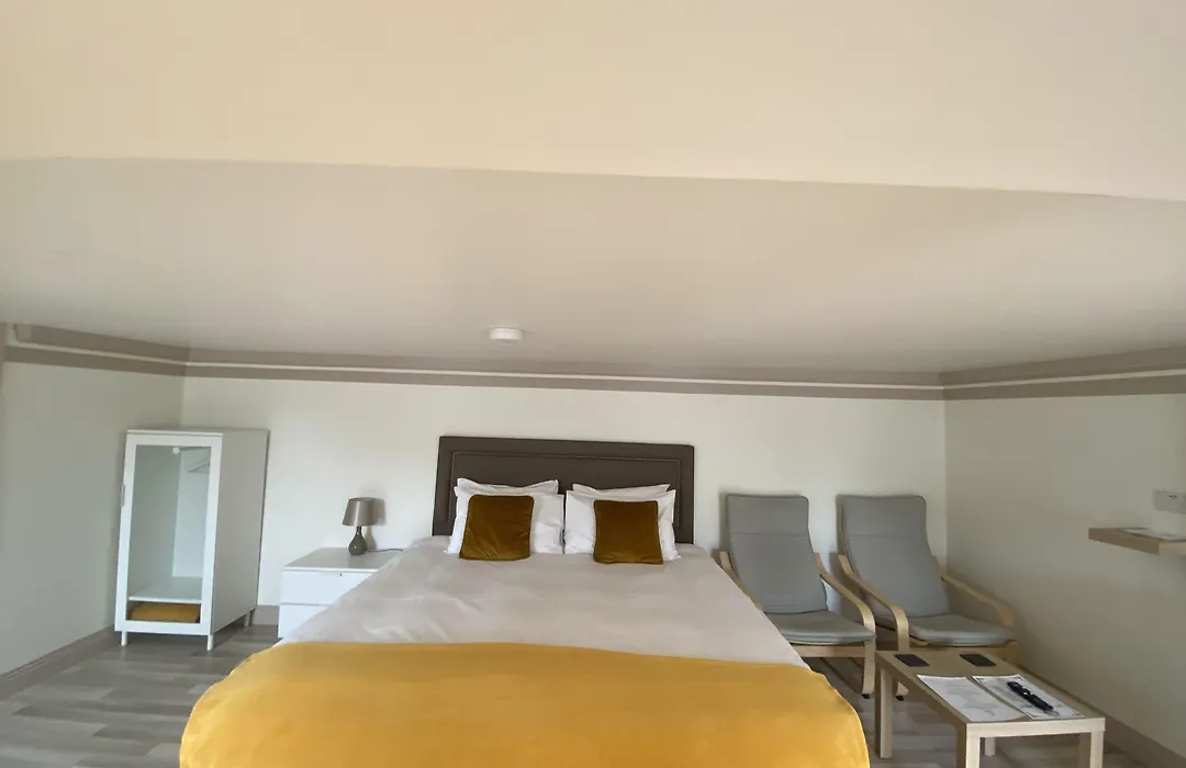 Harlestone Retreat (Adults Only)-1
