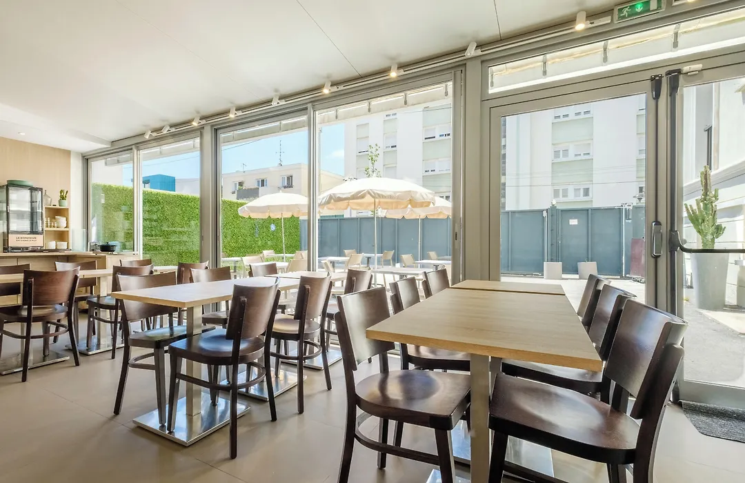 B&B Hotel Antibes Juan-Les-Pins-1