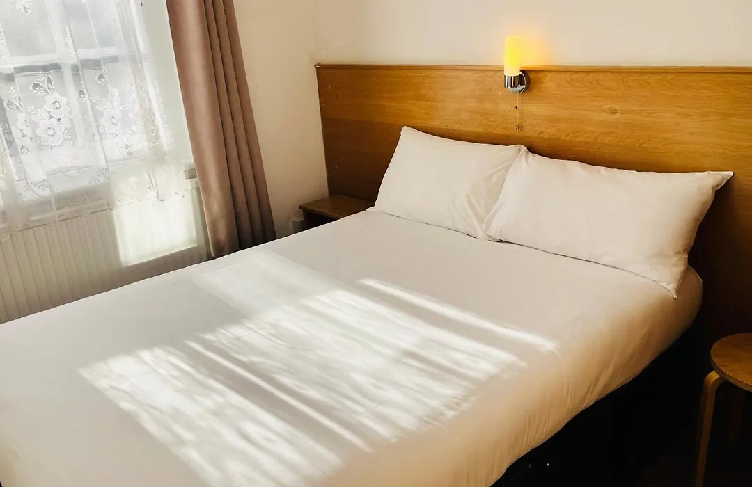 Arriva Hotel-1