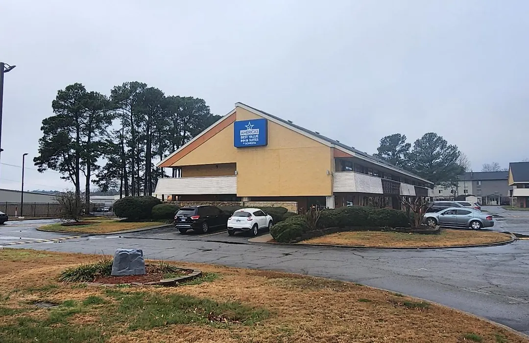Americas Best Value Inn And Suites Little Rock-1