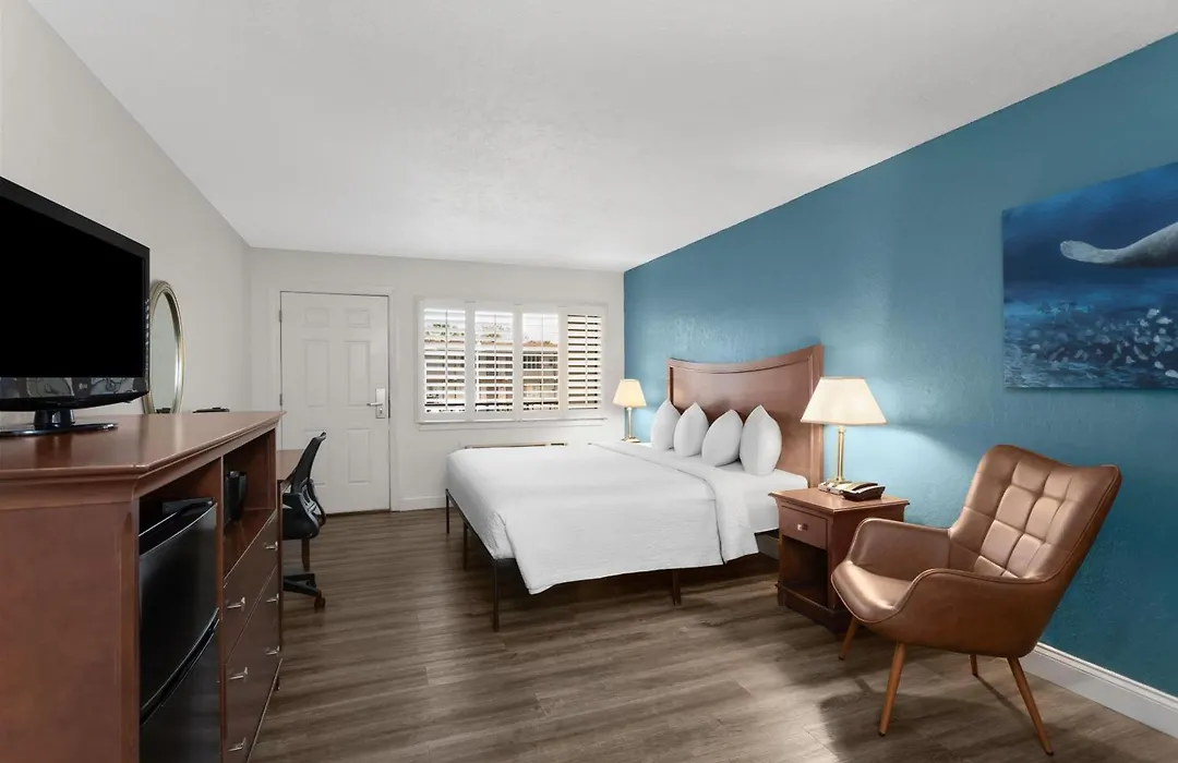 Paddletail Waterfront Lodge, Trademark Collection By Wyndham-1