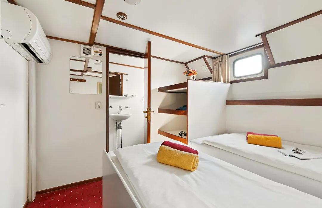 hotelboat Sarah Groningen-1