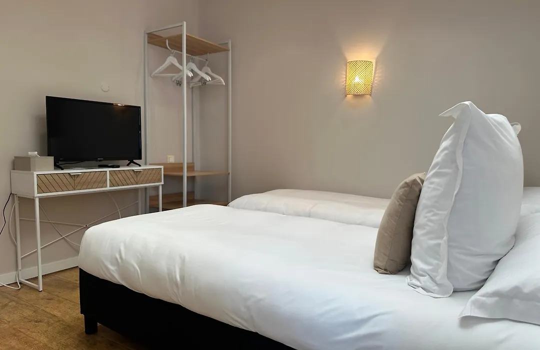 Hôtel Le Dormeur du Val-1