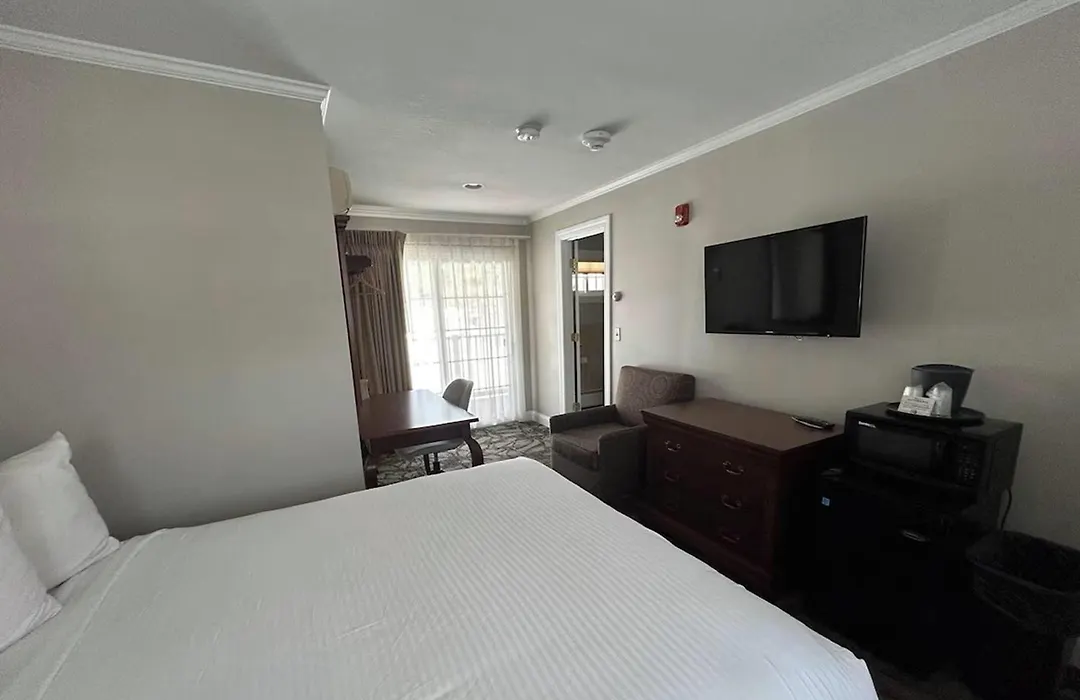 Golden Gables Inn Dazzler Select By Wyndham-1