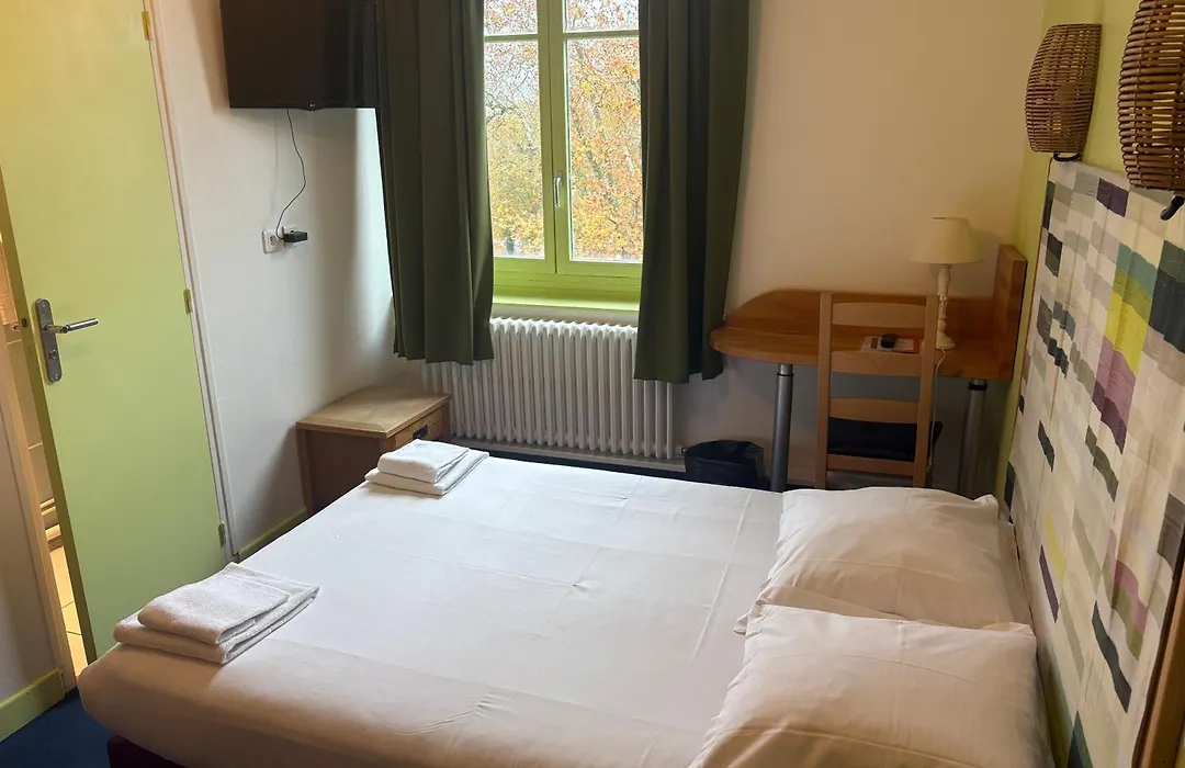 Hotel Couleurs Sud avec ascenseur et restaurant Gare - Centre ville Charleville-Mézières-1