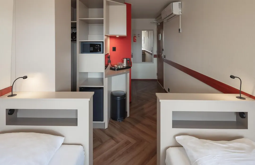 A-Train Hotel-1