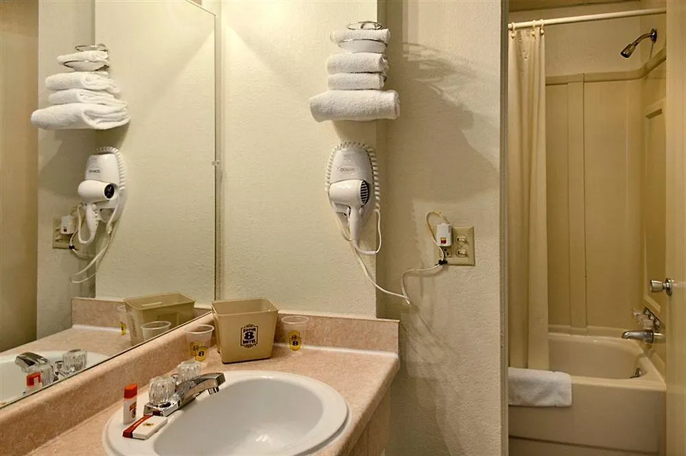 Peoria Inn-1
