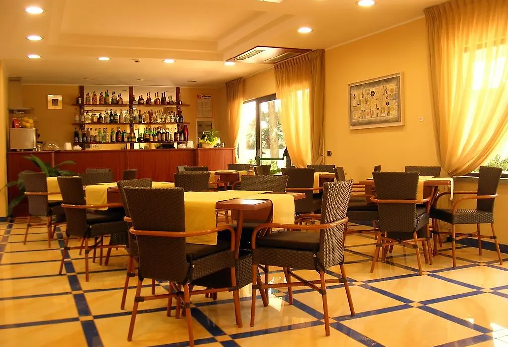 Hotel Albatros-1