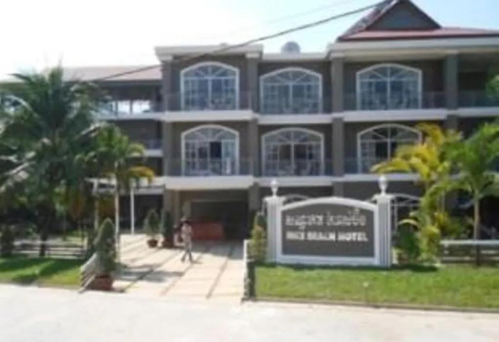 Nice Beach Hotel-1