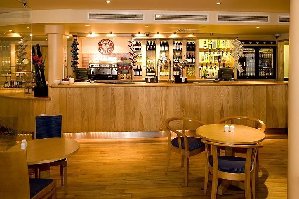 Premier Inn London Docklands Excel-1