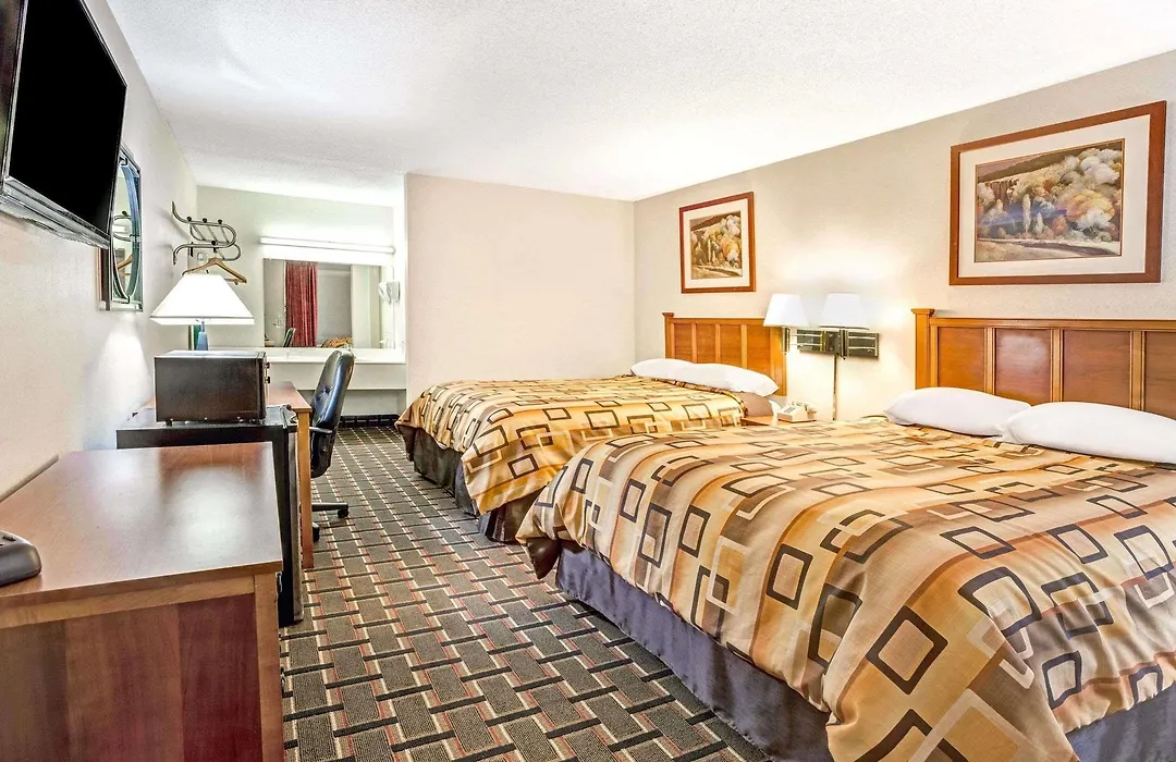 Adrian Inn-1